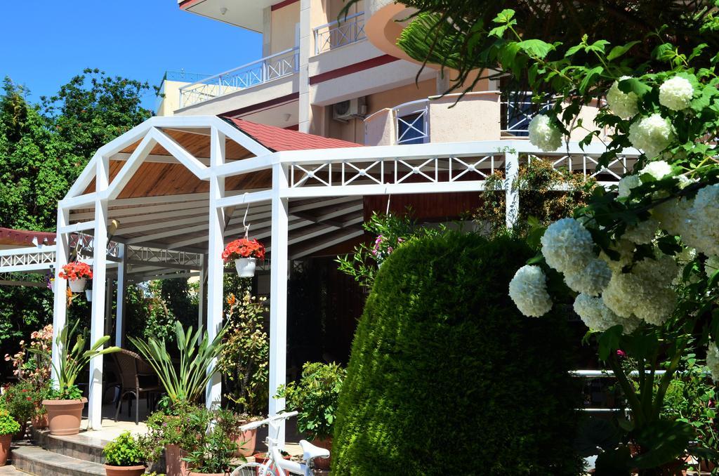 Jb Hotel Саранда Экстерьер фото