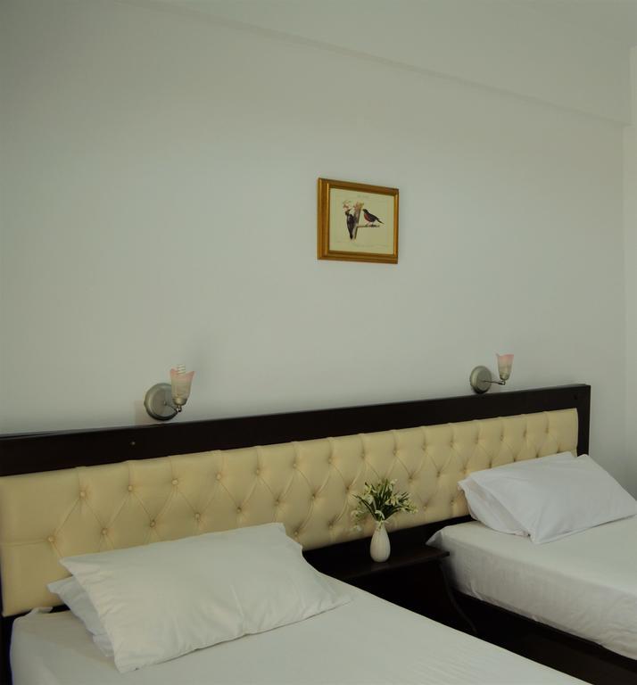 Jb Hotel Саранда Экстерьер фото