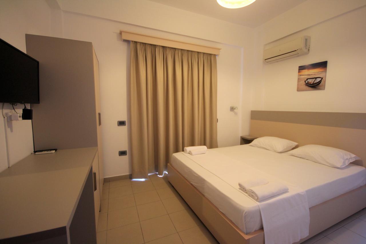 Jb Hotel Саранда Экстерьер фото